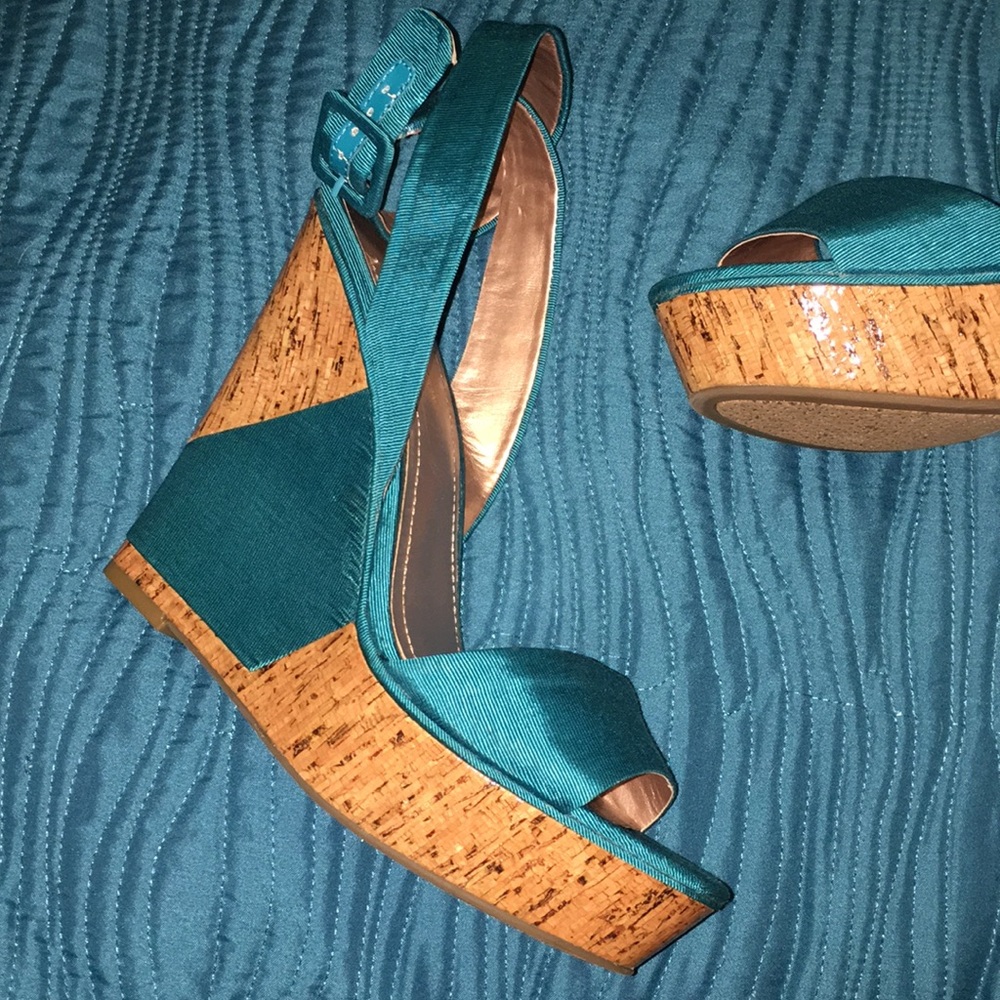 Bcbgeneration wedges sandals sz. 9